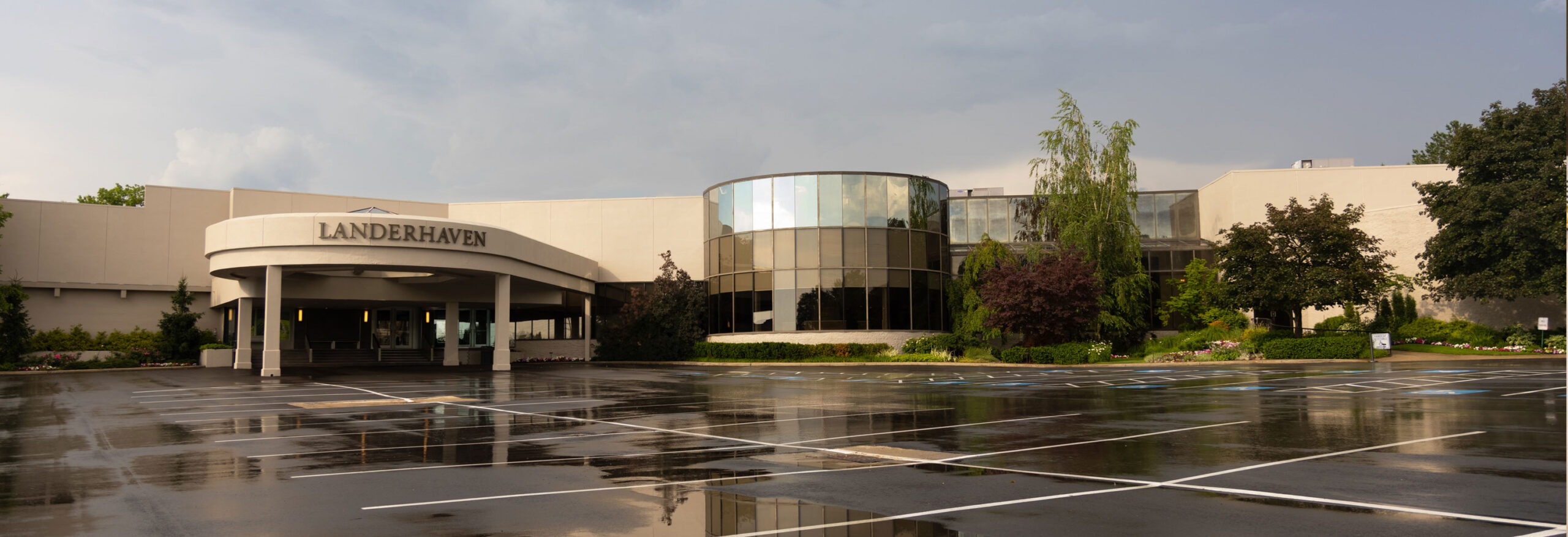Building and property | Landerhaven the premier Cleveland wedding event venue.